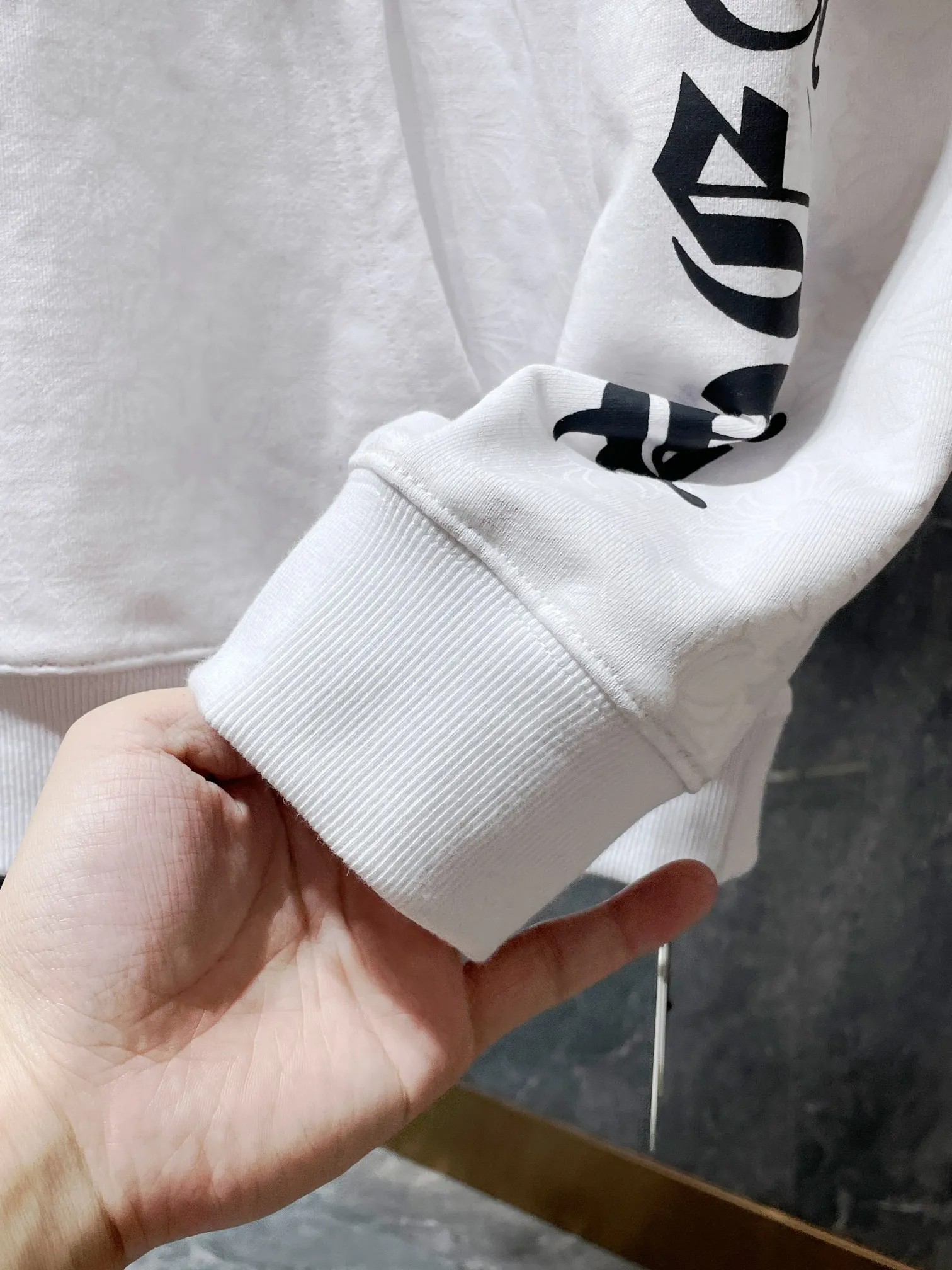 P260 Chrome Hearts High-weight, environmentally friendly and high-quality top-quality fabric Chrome dark pattern classic horseshoe zipper hoodie Imported environmentally friendly glue printing and dyeing Counter synchronization 1:1 replica version Recommended color: black white Size: S, M, L, XL